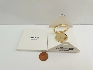 CHANEL Beaute Porte Bague Doigt Téléphone Or VIP Cadeau Accessoire Livraison Gratuite - Photo 1 sur 1