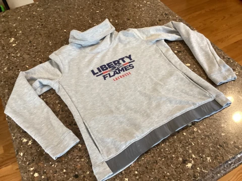 Liberty University Flames Lacrosse Nike DriFit Sweatshirt Women’s Medium Gray Cover