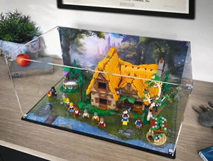 BRIXBOX Display case for LEGO® Snow White and the Seven Dwarfs' Cottage - 43242 - Picture 1 of 17