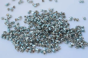 250x blaue Ziernieten Niete Krallennieten, Ø2.4 mm, diamantschnitt - runde Form - Picture 1 of 4