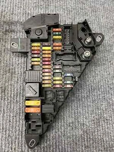 2005 BMW 645CI POWER DISTRIBUTOR FUSE RELAY BOX OEM - Picture 1 of 5