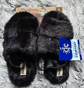 Women's DEARFOAMS Black Slip On NEW with tags Fuzzy Slippers SZ Small / 5-6 - Picture 1 of 5
