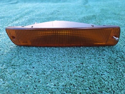 Toyota Land Cruiser RIGHT PASSENGER Bumper Turn Signal Marker Light OE 1993-1997 - Image 1 of 4