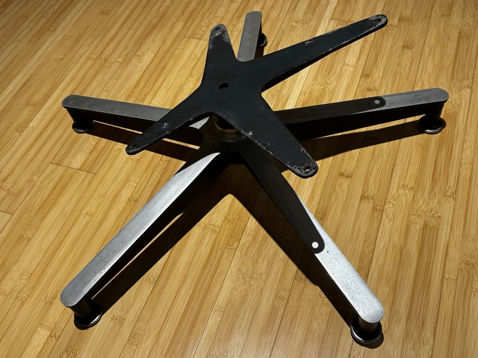 Herman Miller Eames 休闲椅 #670 底座复古,20 世纪 50 年代末 - 正品 — 第 1/4 张图片