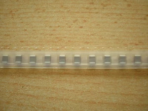 SMT CERAMIC MULTI LAYER CAPACITOR 1812 series 22UF 226 10V 20% pack 20   Z423   - Picture 1 of 1