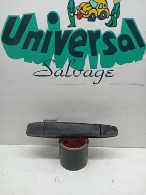 Правая наружная дверная ручка 2009 GMC Sierra  - Изображение 1 из 4