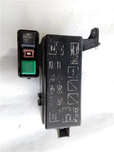 CAJA FUSIBLES TOYOTA 4-RUNNER (N13)(1989->) 8263135130 Foto 1 de 2