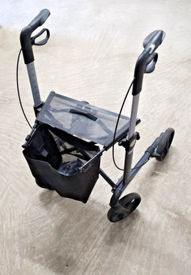 Russka Dietz Rehab Leichtgewicht-Rollator TAiMA M-ECO Version 3.0 Rollstuhl - Bild 1 von 4