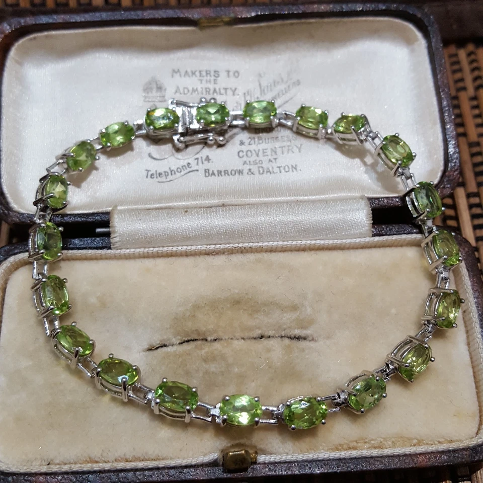 925 Sterling Silver Bracelet, Tennis Bracelet, Genuine Peridot Bracelet, 10.6ct - Image 1 of 4