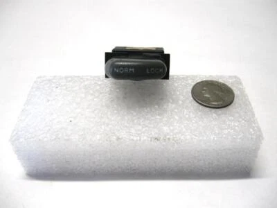 CHEVROLET S10 BLAZER JIMMY TAHOE WINDOW NORM/LOCK SWITCH 1995 to 2005 15686634 - Image 1 of 2