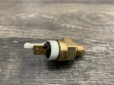 Interruptor termostato radiador Kawasaki ZX9R EX250 EX500 Ninja OEM 27010-1304 Foto 1 de 3