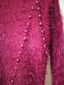 Weinroter Plueschpullover mit Perlen, Gr. S/M, Marke: Sophyline&Co. - Bild 1 von 4