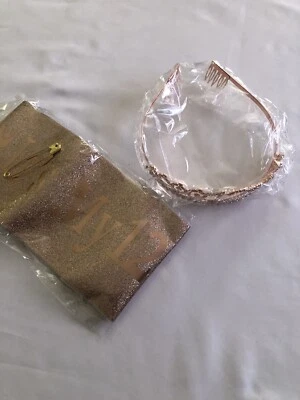 Corona de cumpleaños para niña con fajín color oro rosa. Foto 1 de 4