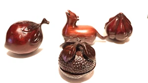 Grupo chino de cajas vintage de palo de rosa y madera dura en forma de fruta - Imagen 1 de 14