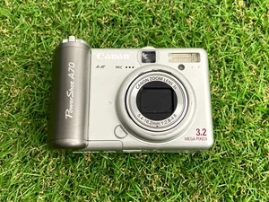 Canon fotocamera digitale PowerShot A70 3,2 megapixel argento (A375) - Foto 1 di 6