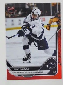 2025-26 Bowman U Now Gavin McKenna #2 1st Collegiate Goal - Red Foil /5 - Bild 1 von 2