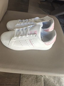 Adidas Girls Stan Smith Shoes Trainers UK SIze 5.5 Junior - Picture 1 of 6