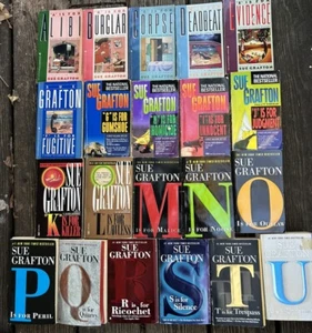 Sue Grafton Lot of 21 Kinsey Millhone Mystery Paperbacks A is for Alibi to U - Imagen 1 de 6