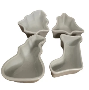 Vtg Williams Sonoma Holiday Ramekins Christmas Shapes Molds White Ceramic Set 4 - Picture 1 of 8