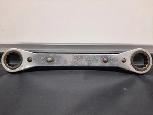Snap-On Tools Ratcheting Box End Wrench (R-2426) SAE 3/4" - 13/16" - Picture 1 of 3