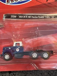 Mini-Metals HO Scale IH R190 1954 “ Chevron Tractor Only , MINT  - Picture 1 of 3