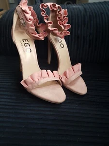 Ego Damen rosa Stiletto Größe 6 Knöchelriemen Sandalen mit Rüschen 4,5" Absatz neu ohne Karton - Bild 1 von 10