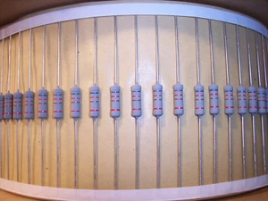 QTY (100) 820 Ohm 2W 2% METAL OXIDE RESISTORS SXA0617-300-820R-2% DRALORIC - Picture 1 of 2