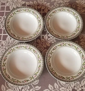 Set di 4 gusci per zuppa Mikasa Studio Nova Windsor Lane MAI USATI! - Foto 1 di 5