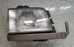 Headlight Assembly 2000 Isuzu Trooper RH Passenger Side 99-02 - Picture 1 of 6