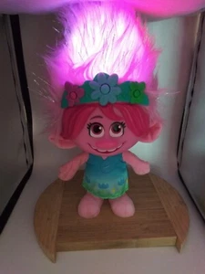 Dreamworks Trolls World Tour Color Poppin' Poppy interaktive Puppe  - Bild 1 von 12