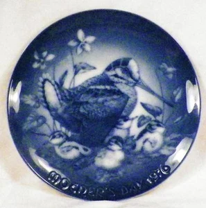 Royale Germany Mother's Day Plate 1976 Woodcock & Young Birds Porcelain Vintage - Picture 1 of 5