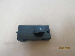 2017 CHEVROLET SILVERADO RIGHT PASSENGER SIDE WINDOW SWITCH OEM 23436336 - Picture 1 of 4