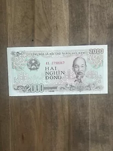 1988 Vietnam 2000 Dong Ho Chi Minh Bank Note 🇻🇳 - Picture 1 of 2