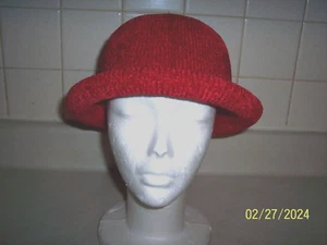 Isotoner Mütze Damen Einheitsgröße rot Chenille geformt Bowler Neu mit Etikett - Bild 1 von 7