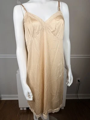 Vintage Vanity Fair Slip Completo Talla 40 Encaje Tostado Sexy EE. UU. Nylon Foto 1 de 4