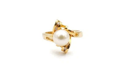 Кольцо из желтого золота 14 карат с жемчугом и бриллиантами размер 6,5 Y7 - Изображение 1 из 4