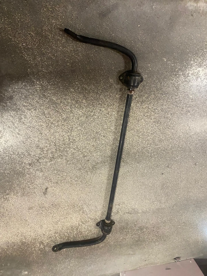 Barra estabilizadora antivuelco Mercedes 450SL Rèar 1973-1980 OEM  Foto 1 de 2