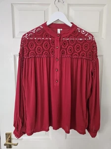 AND/OR Top Blouse Shirt Size 10 Red Crochet Style Detail Button Front Christmas  - Picture 1 of 11
