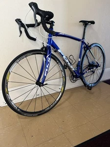 Racing Bike Fuji Sportif 2.3 size medium - Picture 1 of 15