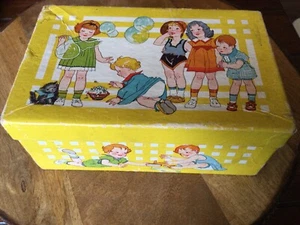 Vintage Child’s Shoe Box 1920’s 1930’s Yellow -Wee Walker Shoes - Picture 1 of 7