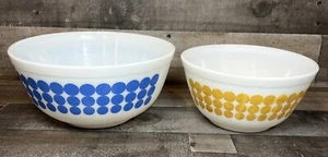 Lotto ciotole nidificazione miscelazione punti blu gialli Pyrex 402 403 vintage retrò PULITE - Foto 1 di 18
