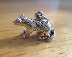Sterling Silver 3D 13x20mm 3gram Detailed Wisconsin Badger Charm - Picture 1 of 8