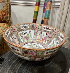 14” Chinese Rose Medallion Bowl Famille Rose – Hand Painted, Qianlong Mark EVC - Picture 1 of 4
