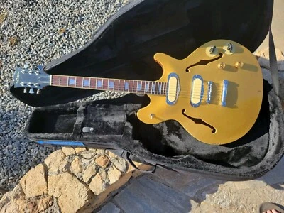 Ventura Agujero F Eléctrico Lqk Lp Estilo Signature Foto 1 de 4