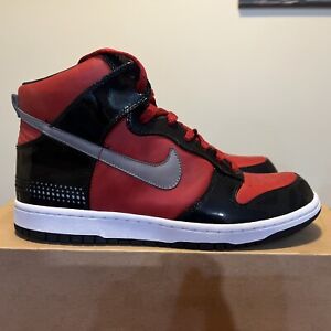 2009 DS US 11 NIKE DUNK HIGH PREMIUM DJ AM BLACK RED 323955 600 RELEASE