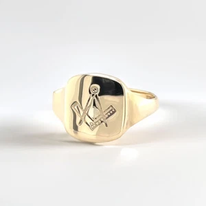 9ct Gold Square and Compass Masonic Signet Ring Hallmarked Solid Gold - Picture 1 of 5