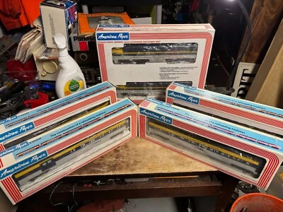 S Scale Lionel American Flyer 6-48102 C&O Chesapeake & Ohio Diesel Set w/ 4 Cars - Image 1 of 4