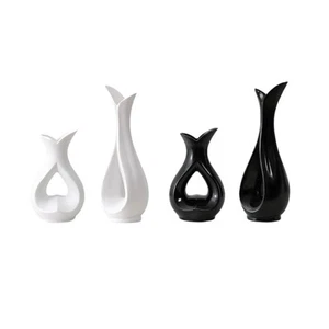 Heart Shaped Vase Nordic Table Centerpieces Minimalist Vase for Office Mantel - Picture 1 of 26