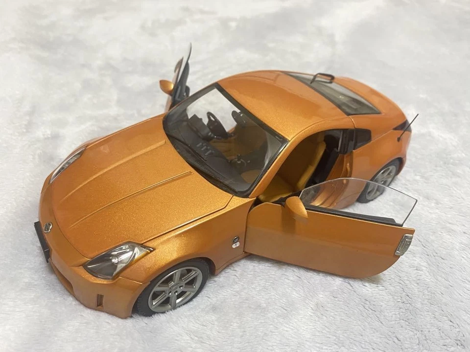 AUTOart NISSAN FAIRLADY Z 350Z échelle 1/18 voiture miniature de collection P... - Photo 1/4