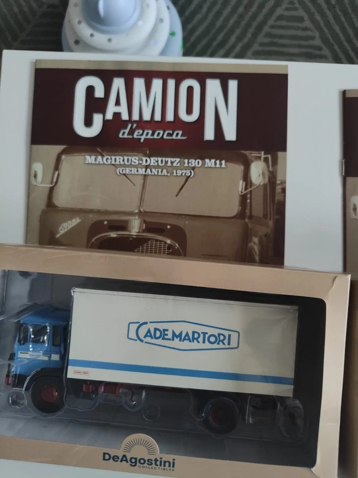 Modellino Magirus-Deutz 130 M11 (1975) Cademartori - DeAgostini 1:43 - Con Fasci - Immagine 1 di 1
